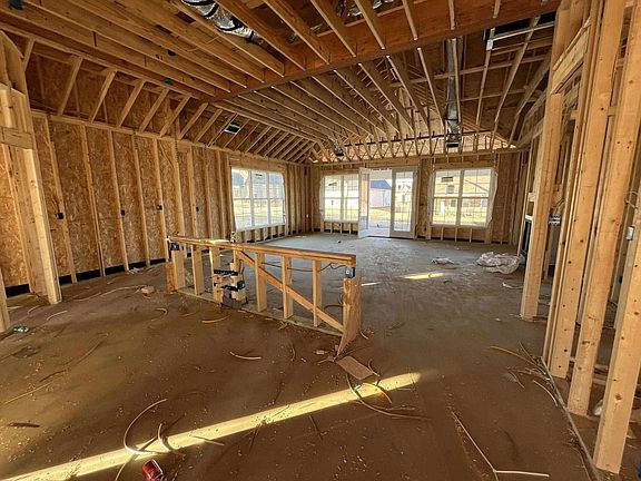 4th image of 80 Misty Meadow Dr