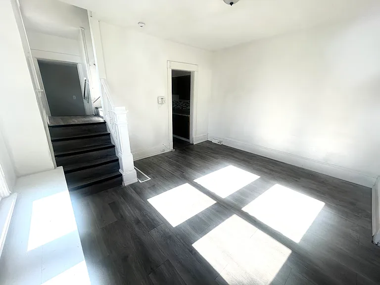 10122 North Blvd #1 — Photo 8