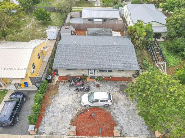 1227 N East St, Lake Worth, FL 33460
