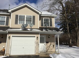 905 Montgomery Rd, Montgomery, IL 60538