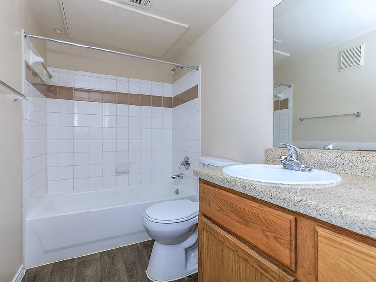 Artiga Apartment Homes — Photo 13