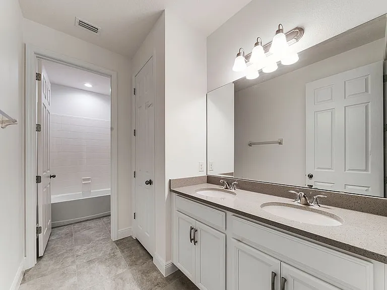 4921 Olivia Ct — Photo 27