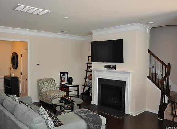 Living Room features gas fireplace