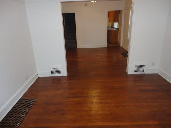 3rd image of 823 S 18th Ave