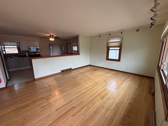 4th image of 510 Elmwood Dr