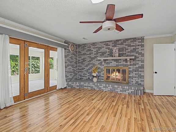 3rd image of 3095 Andrews Ave