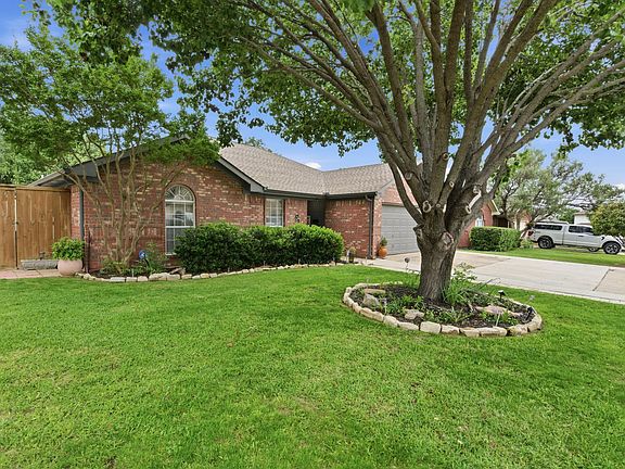 2nd image of 3912 Periwinkle Dr