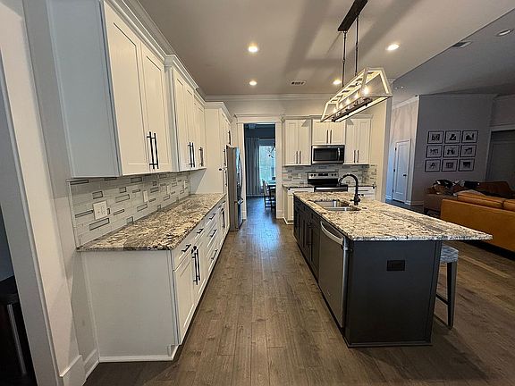 5th image of 5615 Shore Dr