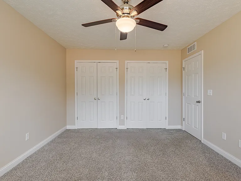 305 Breckinridge Cir — Photo 29