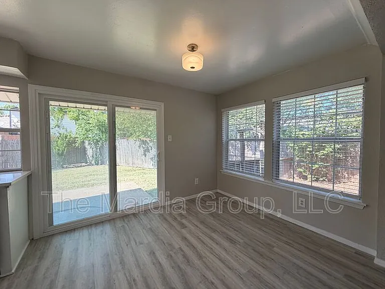 3609 Westview Ln — Photo 5
