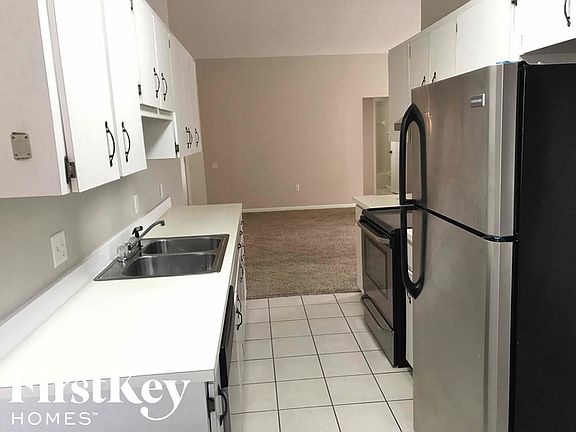 4th image of 344 Lake Daisy Cir