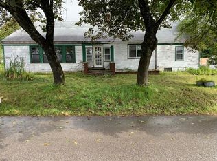 3 Main St, East Millinocket, ME 04430