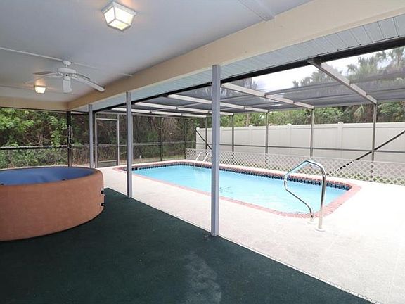 3rd image of 18477 Lake Worth Blvd