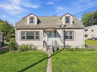 170 S New St, Nazareth, PA 18064