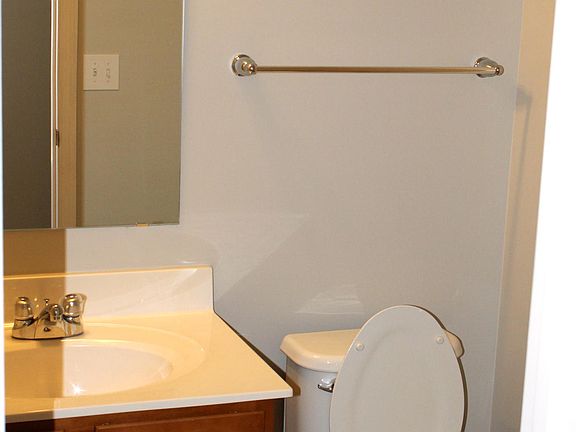 4th image of 6029 Edgemont Way