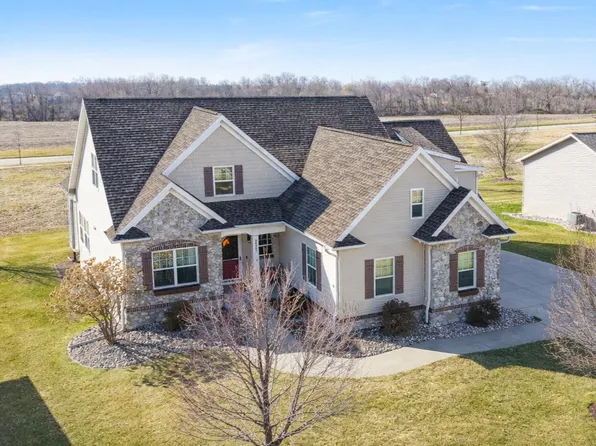 1577 Hunters Field Ln, Marion, IA 52302
