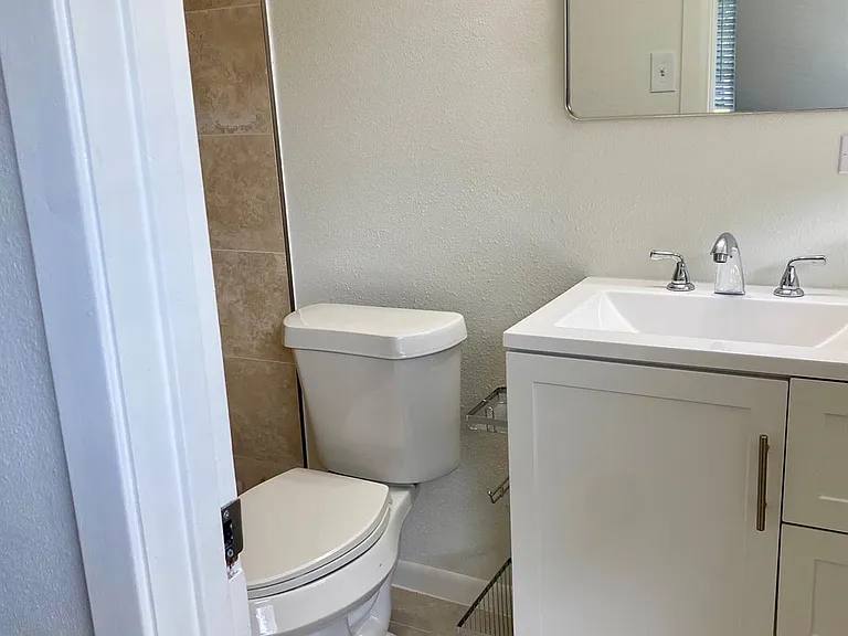 3118 Castlewood St — Photo 31