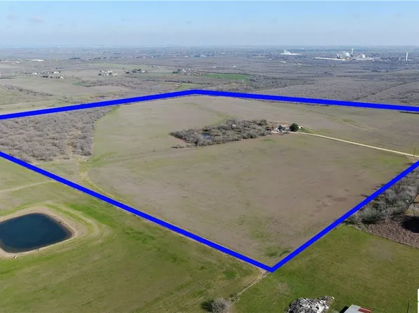 445 Katie Ln, Seguin, TX 78155