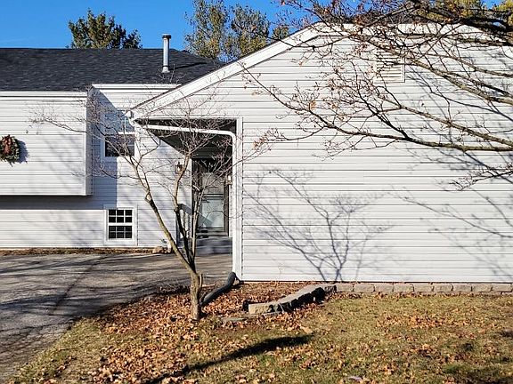 3rd image of 5945 Windy Knoll Ct