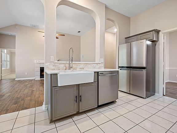 4th image of 7512 Brookview Dr