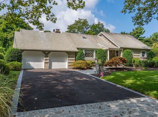 18 Copperdale Ln, Huntington, NY 11743