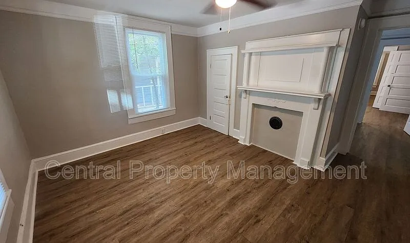 1 bed, 1.0 bath, 762 sqft, $895 — Photo 2