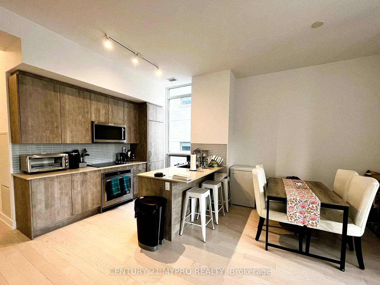 3 bed, $4,050 — Photo 3