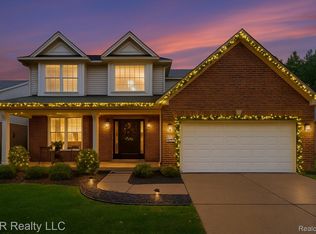 22795 Fawn Rd, Brownstown, MI 48183