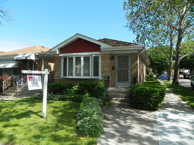 1st image of 4900 W Ainslie St