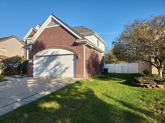 2nd image of 15360 Meadow