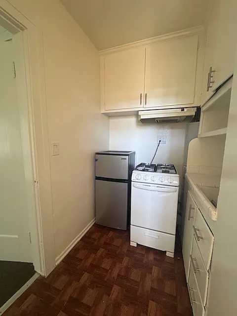 Studio, 500 sqft, $1,395 — Photo 3