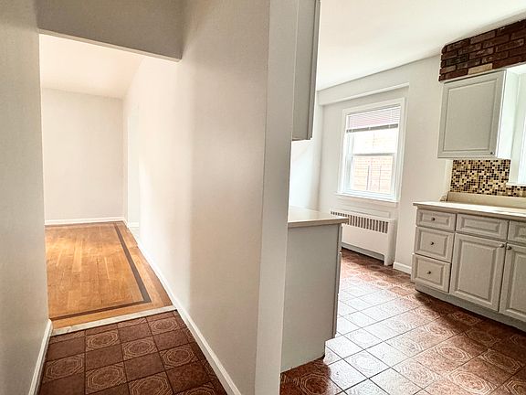 5th image of 2571 Kingsland Ave #1