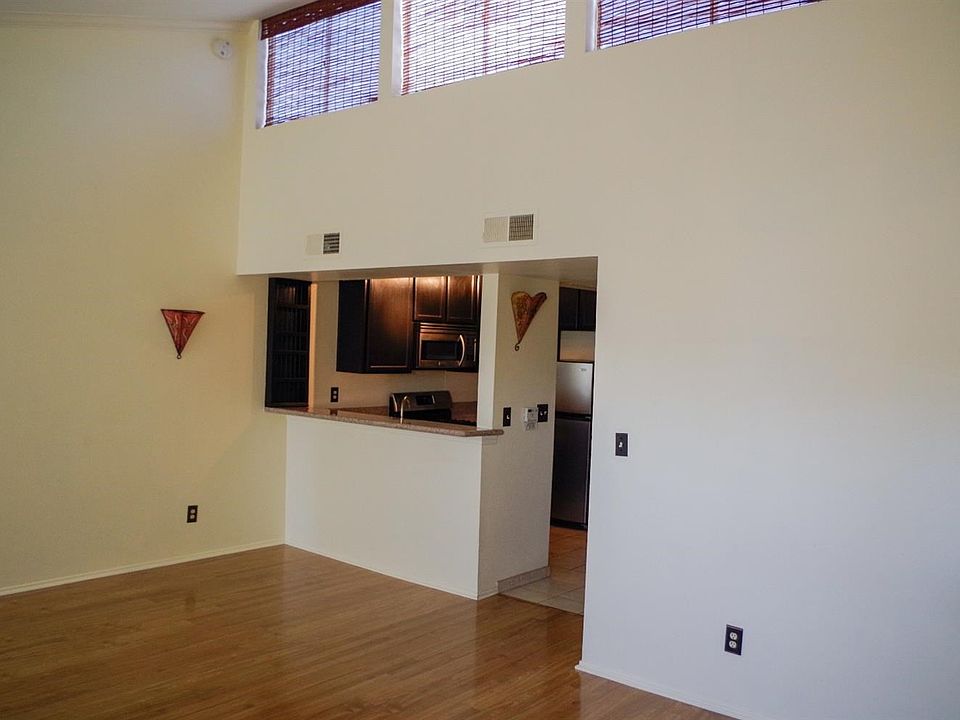 1st image of 5325 Newcastle Ave Unit 332