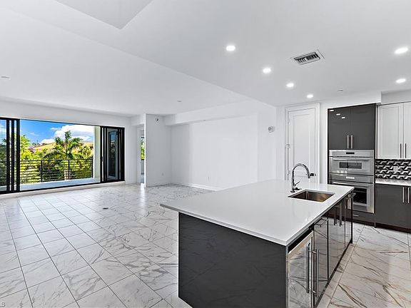 4th image of 1125 Central AVE #369