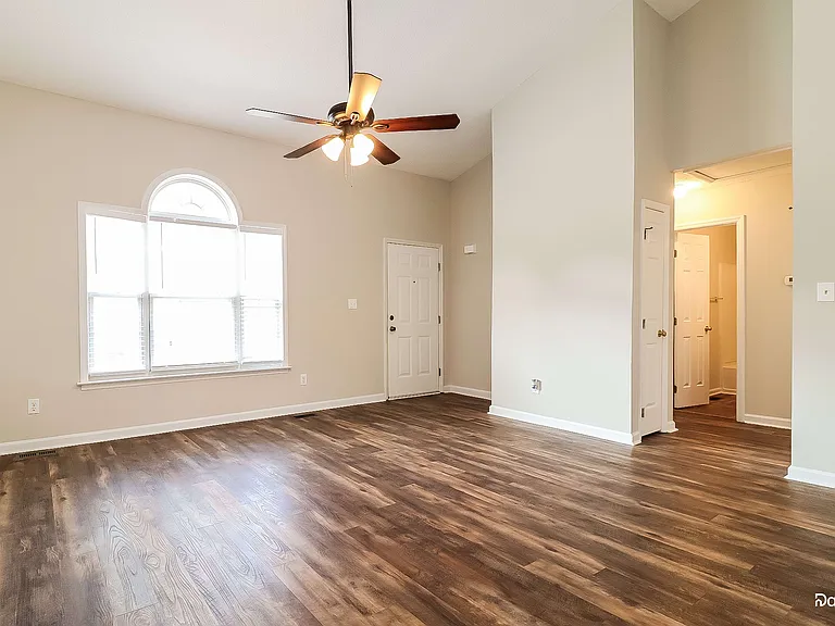 312 Hocutt Dr — Photo 6