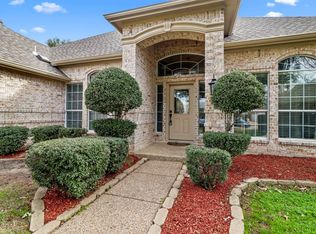 2818 Hollypoint Ct, Arlington, TX 76015