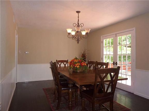 Finally a Dining Room Big Enough for the Holiday Table!