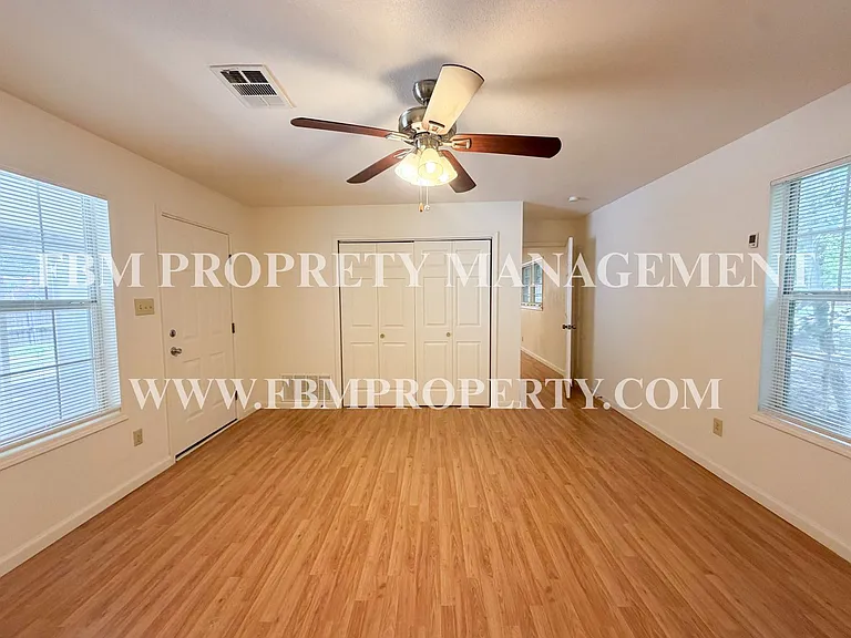 1005 S Carlton St — Photo 10