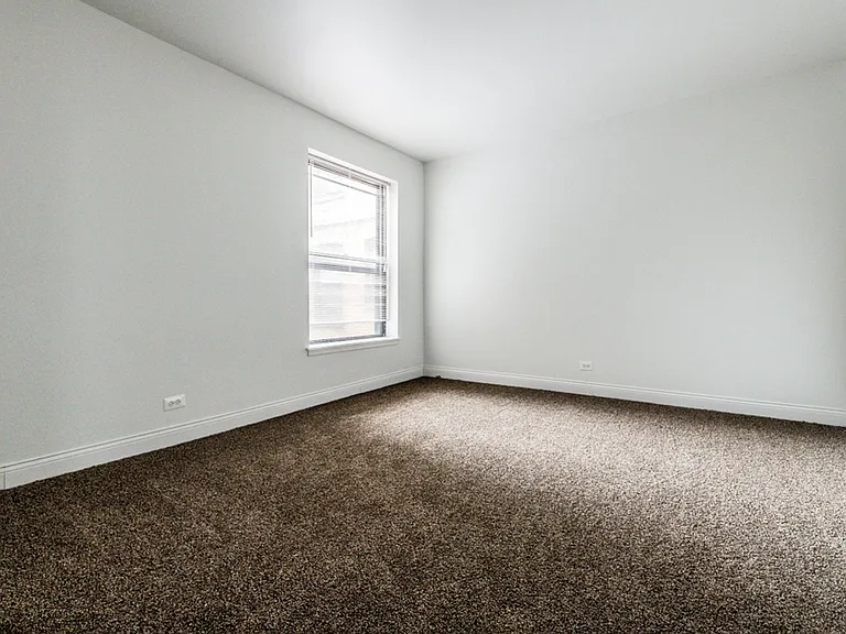 5046 S Champlain Ave — Photo 9