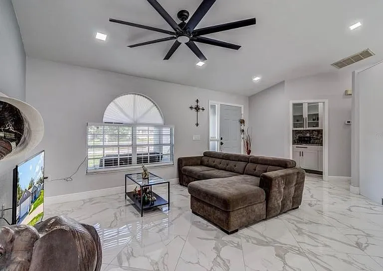 5452 Ashland Dr — Photo 22