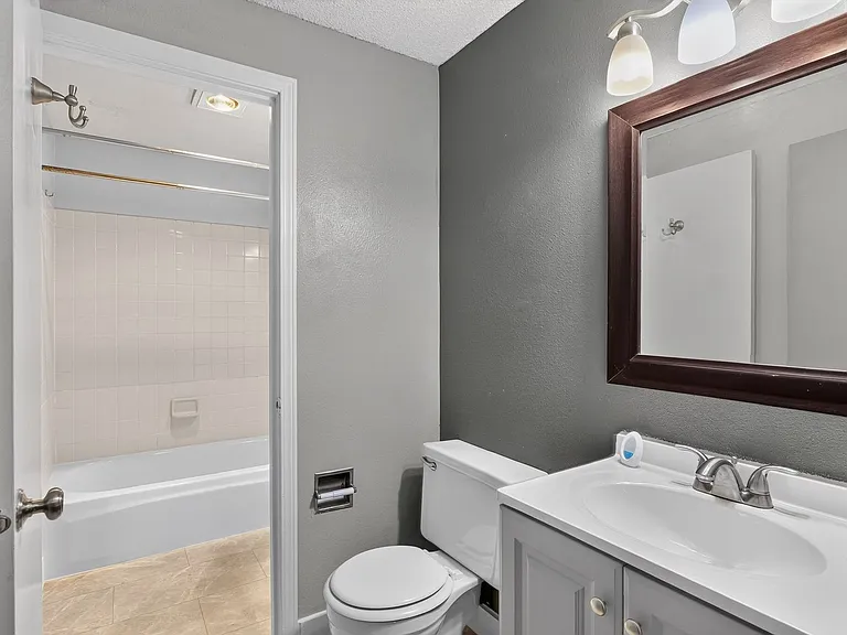 5751 SW 204th Pl — Photo 16