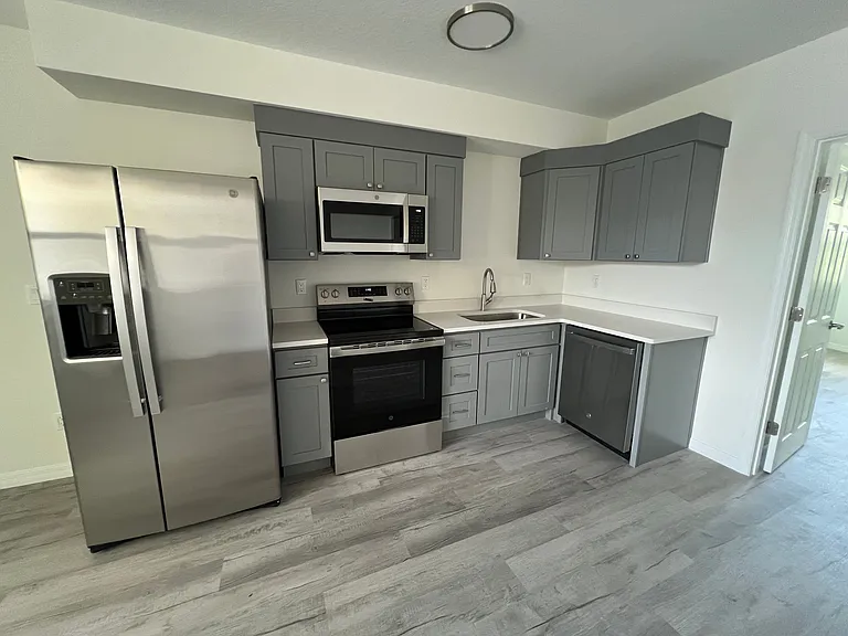 219 S Grandview Ave — Photo 29