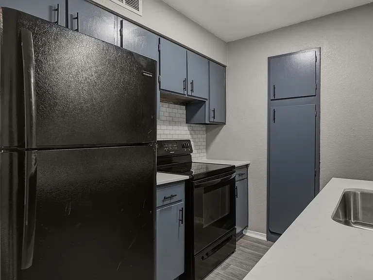 Timberwood Apartments — Photo 23