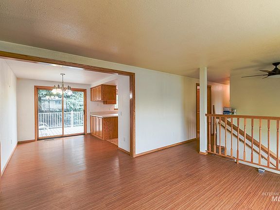 5th image of 824 Kennedy St