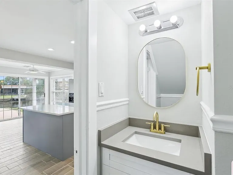 8706 Elmwood Ln — Photo 9