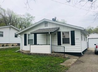 1222 S Hinshaw Ave, Bloomington, IL 61701