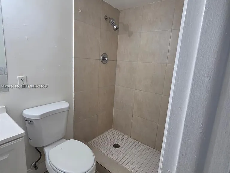2121 NE 168th St #6 — Photo 18