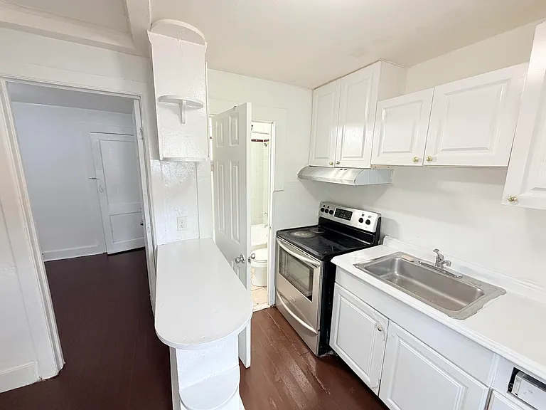 4343 Pinewood Ave — Photo 5