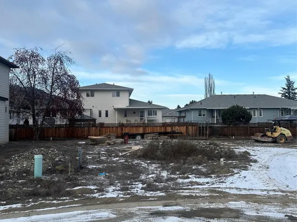 2624 Elston Dr, Kamloops, BC V2B 6X2