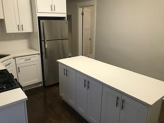 3rd image of 4045 N Saint Louis Ave #1